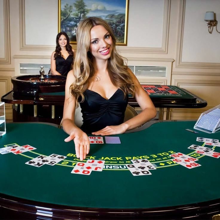 Antarmuka permainan Dream Gaming menampilkan simbol slot dan tombol kontrol